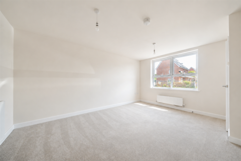 3 bedroom semi-detached house to rent, Crewe CW1