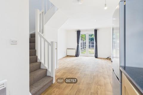 2 bedroom terraced house to rent, Sunningdale Road Hull HU4 6JB