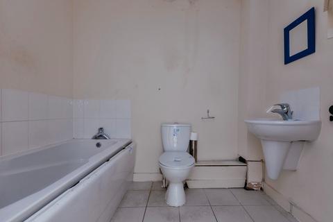 2 bedroom flat for sale, Strand Street, Poole, Dorset, BH15