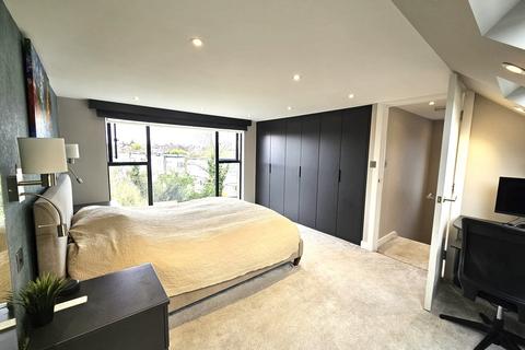 4 bedroom semi-detached house for sale, Morley Crescent, Edgware HA8