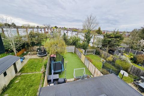 4 bedroom semi-detached house for sale, Morley Crescent, Edgware HA8