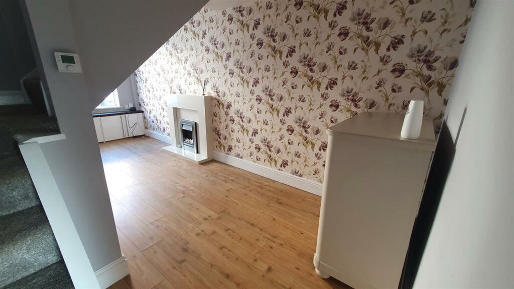 House in Nottingham - View 3