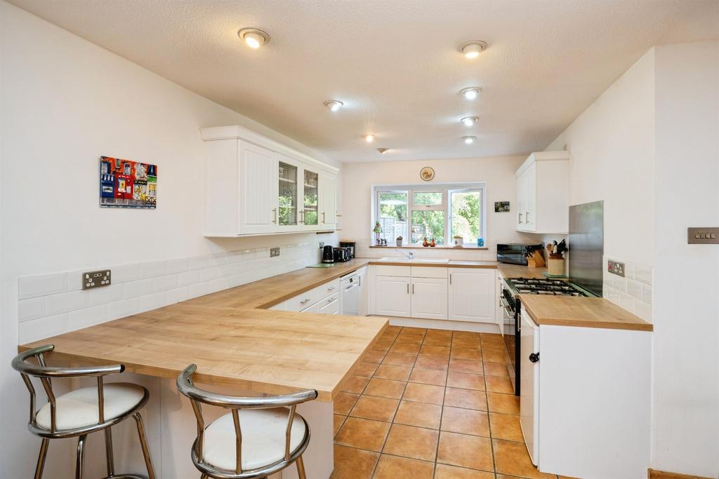 House in Tunbridge Wells, Kent - View 3