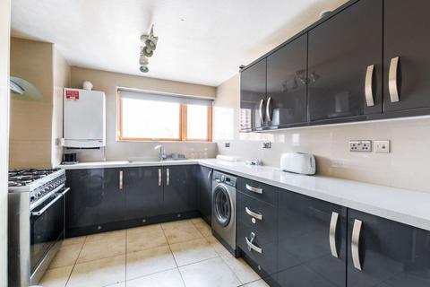 2 bedroom maisonette to rent, Fothergill Close, Plaistow, London, E13