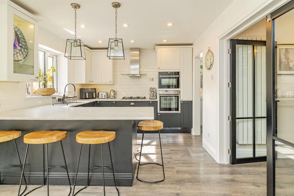 House in Milton Keynes, Kents Hill, Monkston and Brinklow - More