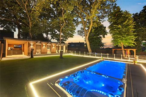 6 bedroom detached house for sale, Ivy House, Knowl Park Gardens, Mirfield, West Yorkshire
