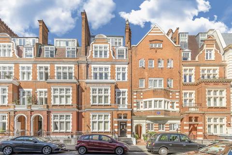 4 bedroom flat to rent, Palace Court, London W2