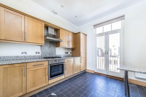 4 bedroom flat to rent, Palace Court, London W2