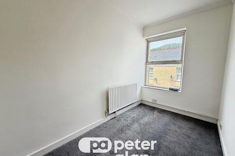 3 bedroom property to rent, High Street, PORT TALBOT, SA13