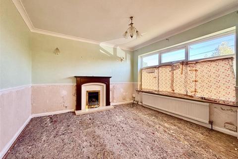 2 bedroom detached bungalow for sale, Welbeck Drive, Bradford BD7