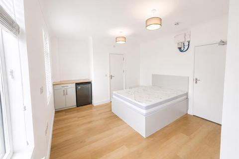 undefined, Bath Road, Hounslow TW4