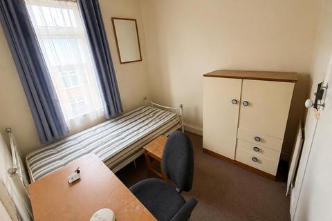 4 bedroom house to rent, Green Park Avenue, Plymouth PL4