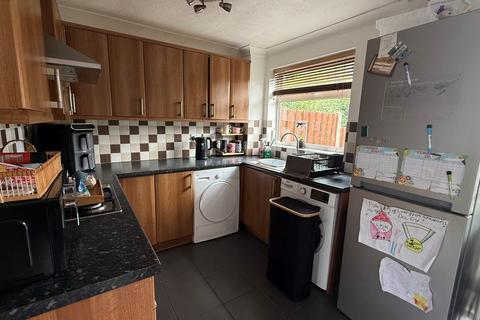 2 bedroom house to rent, Harewood Grove, Bramley, ROTHERHAM