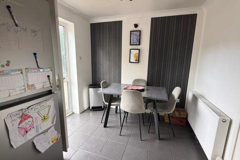 2 bedroom house to rent, Harewood Grove, Bramley, ROTHERHAM