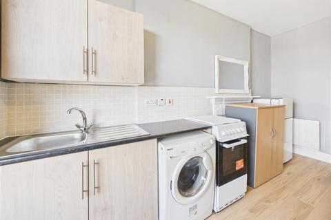 1 bedroom flat for sale, Minster Road, London