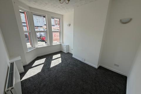 3 bedroom terraced house to rent, Middlesex Road, BOOTLE