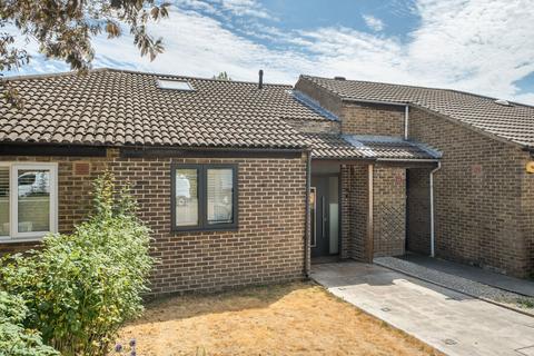 3 bedroom terraced house to rent, St Gerards Close, Clapham, London, SW4
