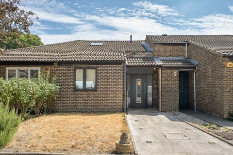 3 bedroom terraced house to rent, St Gerards Close, Clapham, London, SW4