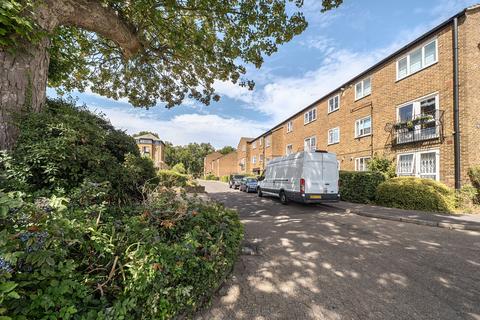 3 bedroom terraced house to rent, St Gerards Close, Clapham, London, SW4