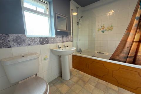 2 bedroom terraced house to rent, Bowland Avenue, Baildon, Shipley, West Yorkshire, UK, BD17