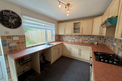 2 bedroom terraced house to rent, Bowland Avenue, Baildon, Shipley, West Yorkshire, UK, BD17