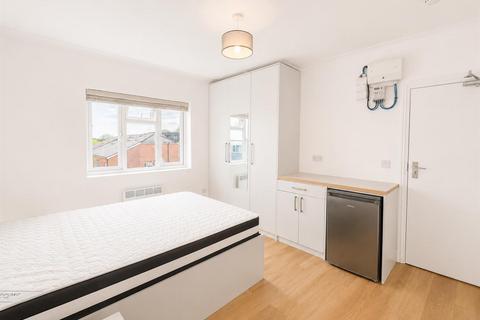 undefined, Bath Road, Hounslow TW4