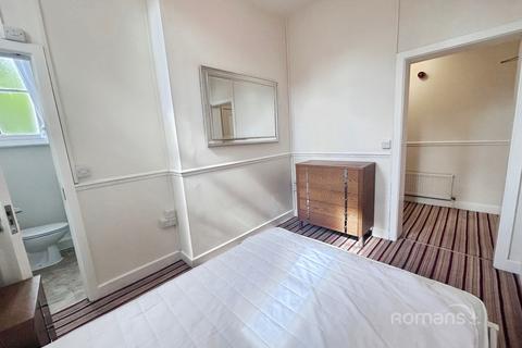 1 bedroom in a house share to rent, Oxford Road, Tilehurst, Reading, RG31