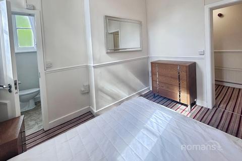 1 bedroom in a house share to rent, Oxford Road, Tilehurst, Reading, RG31