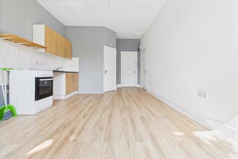 1 bedroom flat for sale, Minster Road, London