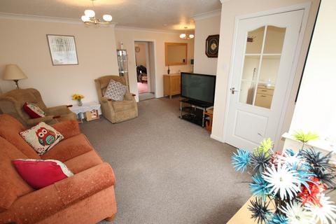 2 bedroom bungalow for sale, Lyon Close, Clacton on Sea