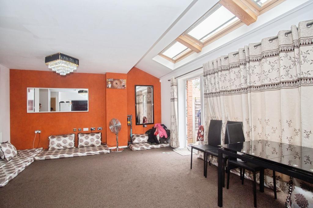 House in Salford, Greater Manchester - View 2