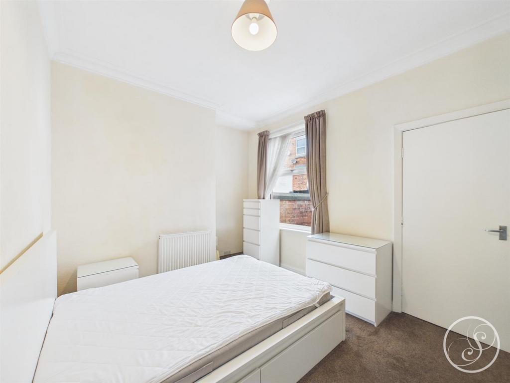 Apartment in Leeds, West Yorkshire - View 5