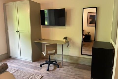 Studio to rent, 7 Moorland Road, Leeds LS6