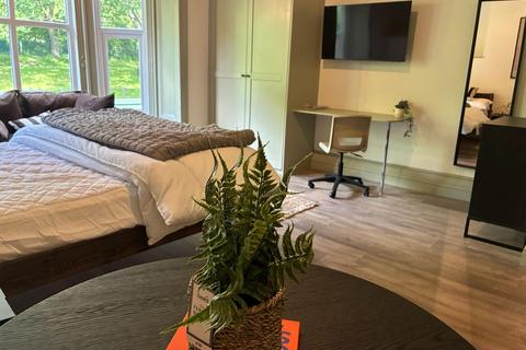 Studio to rent, 7 Moorland Road, Leeds LS6