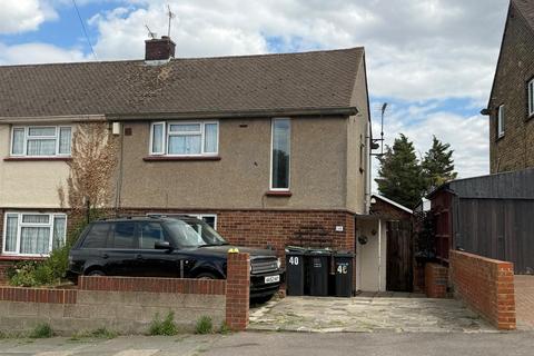 2 bedroom house to rent, Cruden Road, Gravesend
