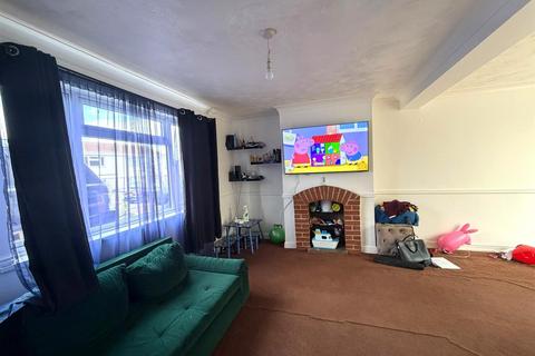 2 bedroom house to rent, Cruden Road, Gravesend