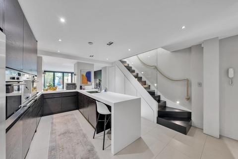 4 bedroom end of terrace house for sale, Clifton Hill, London