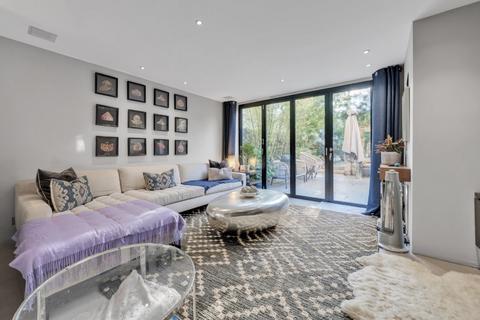 4 bedroom end of terrace house for sale, Clifton Hill, London