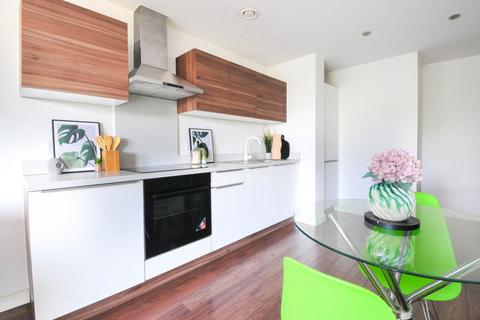 2 bedroom apartment to rent, 4th Floor – 2 Bedroom, 2 Bath- Alto, Sillavan Way, Salford