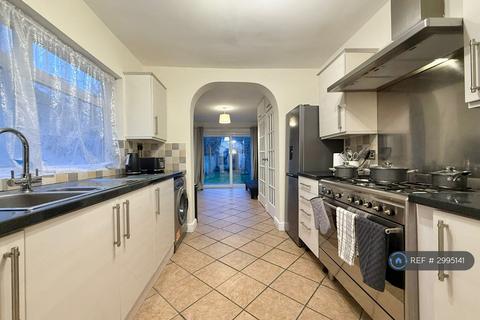 2 bedroom semi-detached house to rent, Foxhall Road, Ipswich, IP3