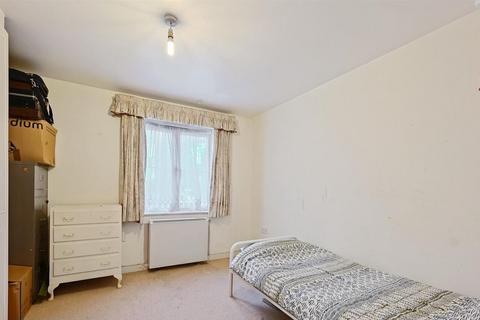 undefined, Beechwood Grove, London W3
