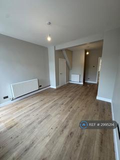 2 bedroom terraced house to rent, Farringdon St, Hull, HU5