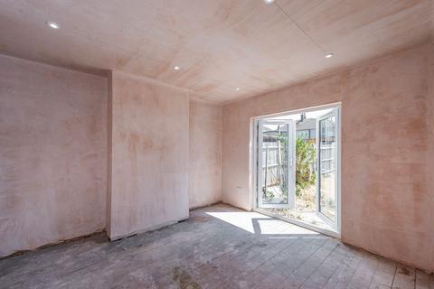 3 bedroom semi-detached house for sale, Stapleton Road, Bexleyheath, DA7