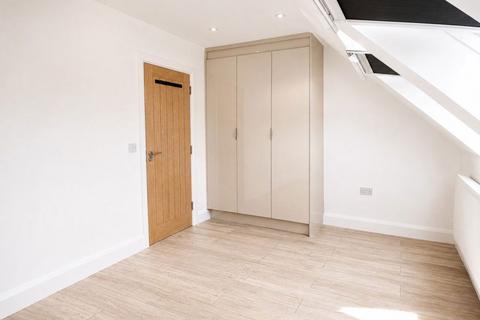 1 bedroom apartment to rent, Chessington Road, Ewell