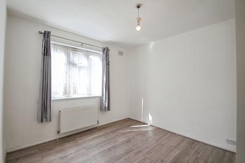 2 bedroom maisonette to rent, Star Road, Uxbridge UB10