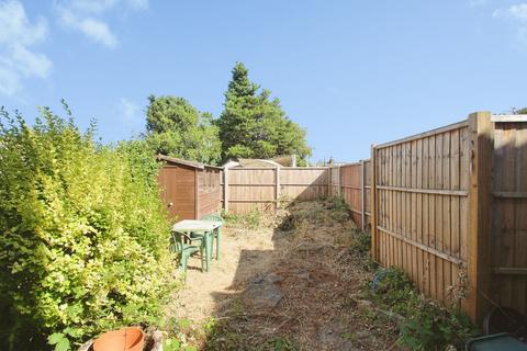 2 bedroom maisonette to rent, Star Road, Uxbridge UB10