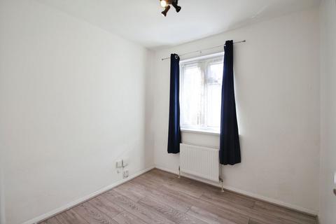 2 bedroom maisonette to rent, Star Road, Uxbridge UB10