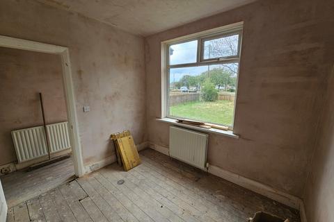 2 bedroom flat to rent, Woodgate Lane, Gateshead, NE10 0