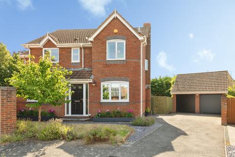 4 bedroom detached house for sale, Chevral Close, Chippenham