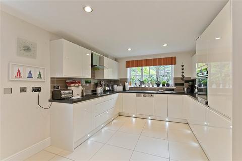 5 bedroom detached house to rent, St. Andrews Gardens, Cobham, Surrey, KT11